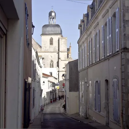 T2 Proche Avec Loggia Et Un Animal Admis - Fr-1-92-649 * La Pironnière