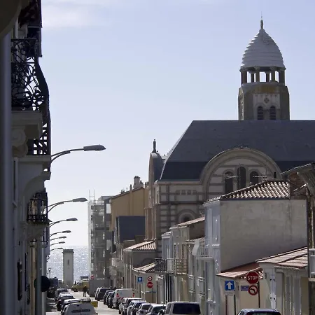 T2 Proche Avec Loggia Et Un Animal Admis - Fr-1-92-649