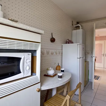 T2 Proche Avec Loggia Et Un Animal Admis - Fr-1-92-649