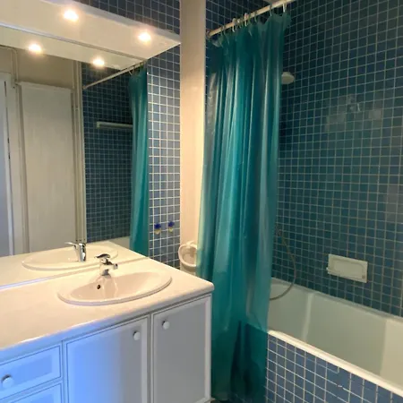 T2 Proche Avec Loggia Et Un Animal Admis - Fr-1-92-649