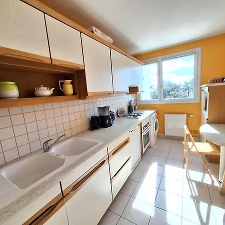 T2 Proche Avec Loggia Et Un Animal Admis - Fr-1-92-649