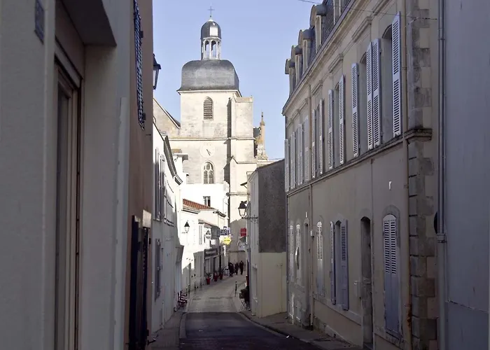 T2 Proche Avec Loggia Et Un Animal Admis - Fr-1-92-649 * La Pironnière