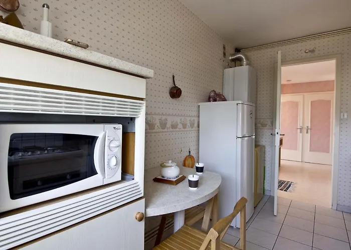 T2 Proche Avec Loggia Et Un Animal Admis - Fr-1-92-649