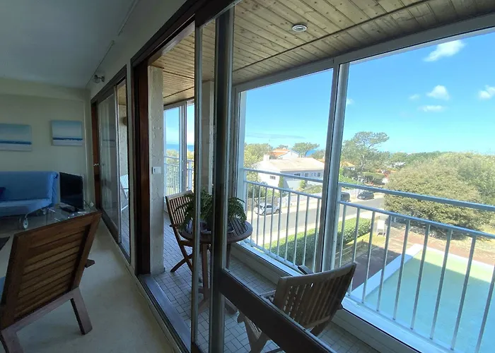 T2 Proche Avec Loggia Et Un Animal Admis - Fr-1-92-649 *